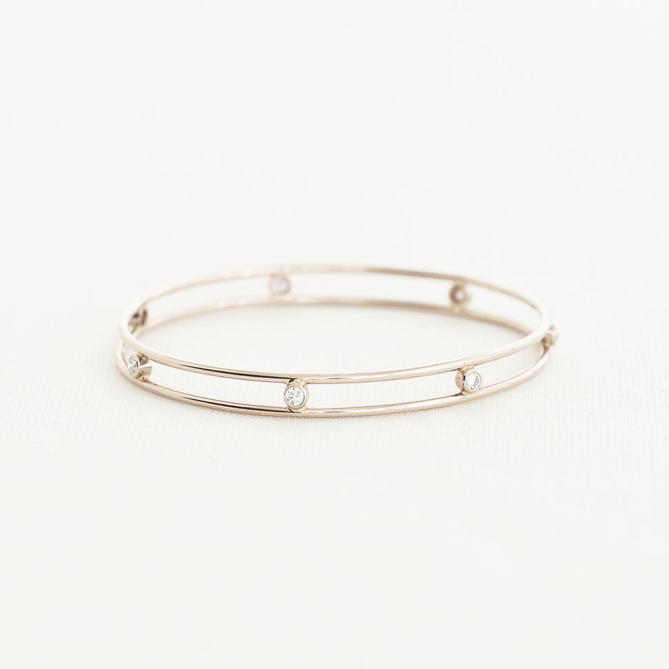 The Anniversary Bangle – Yearly Co.