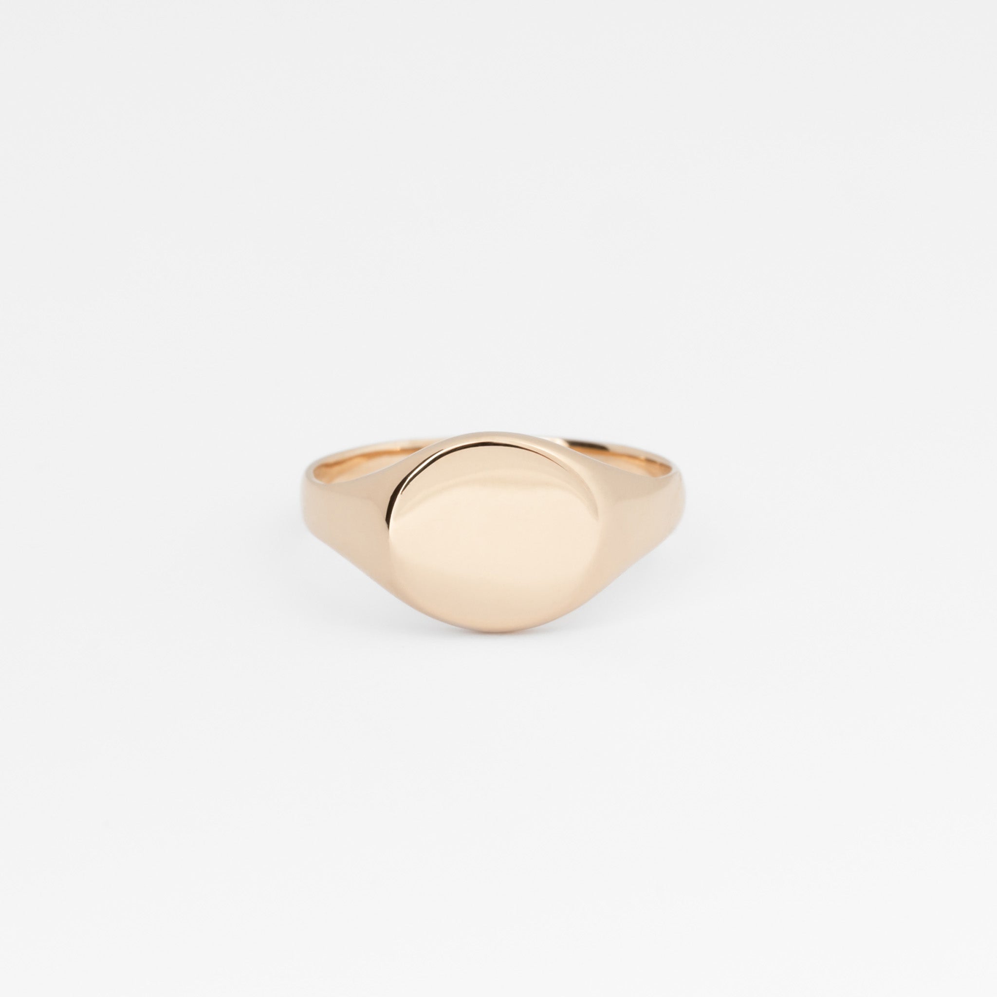 The Classic Signet Ring – Yearly Co.