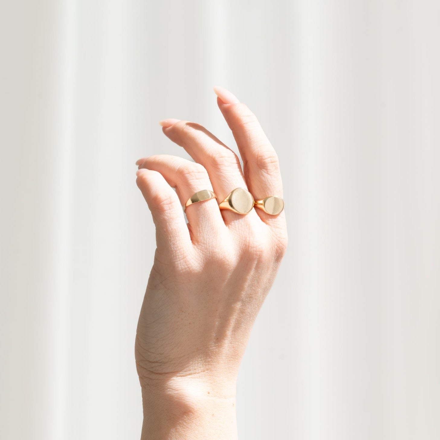 Oval signet ring in 18k gold. | Tiffany & Co.